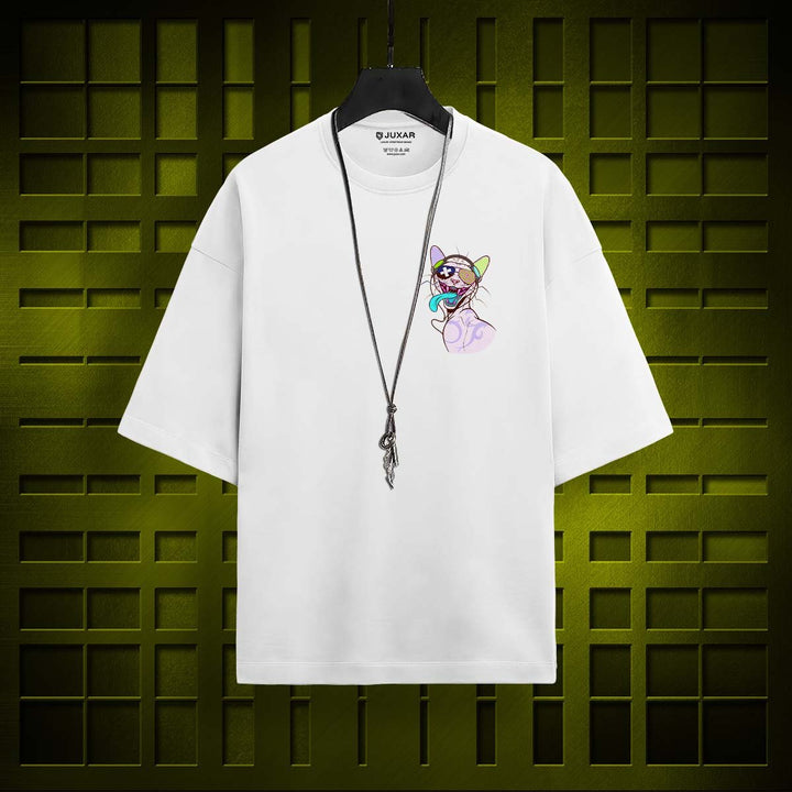 Juxar white half sleeve oversized t-shirt with colorful cat graphic on front and black necklace